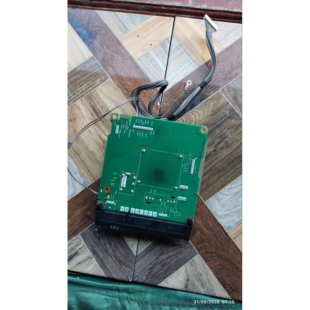 main cpu tv toshiba 32 inch bekas