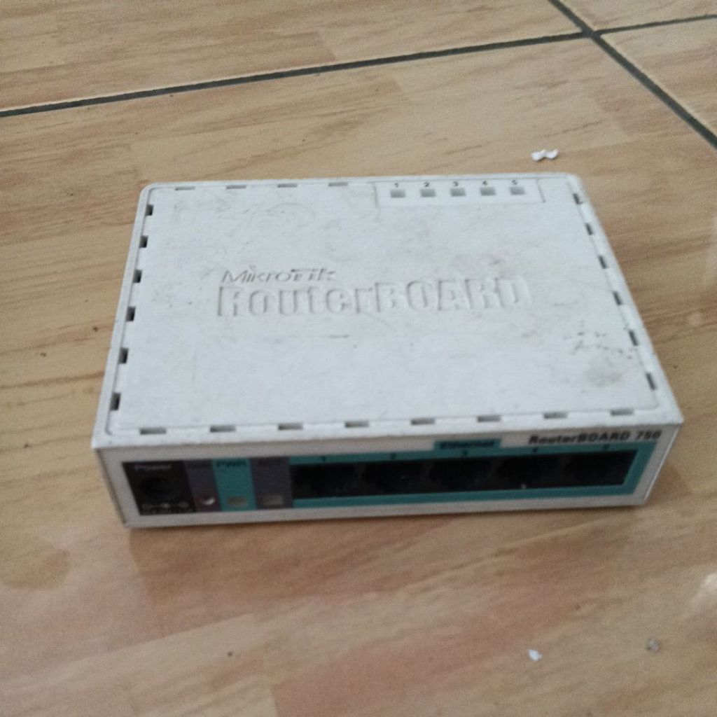 mikrotik RB750 bekas normal
