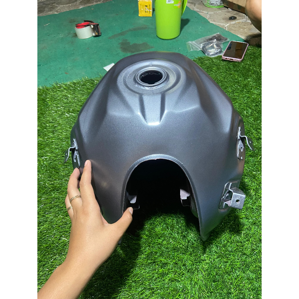 tangki megapro mono karbu original copotan motor (ABU-ABU)