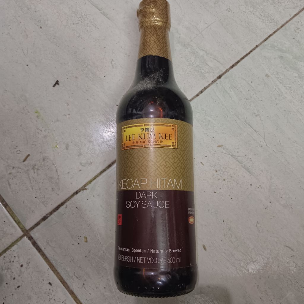 

Lee kum kee kecap hitam/dark soy sauce 500ml