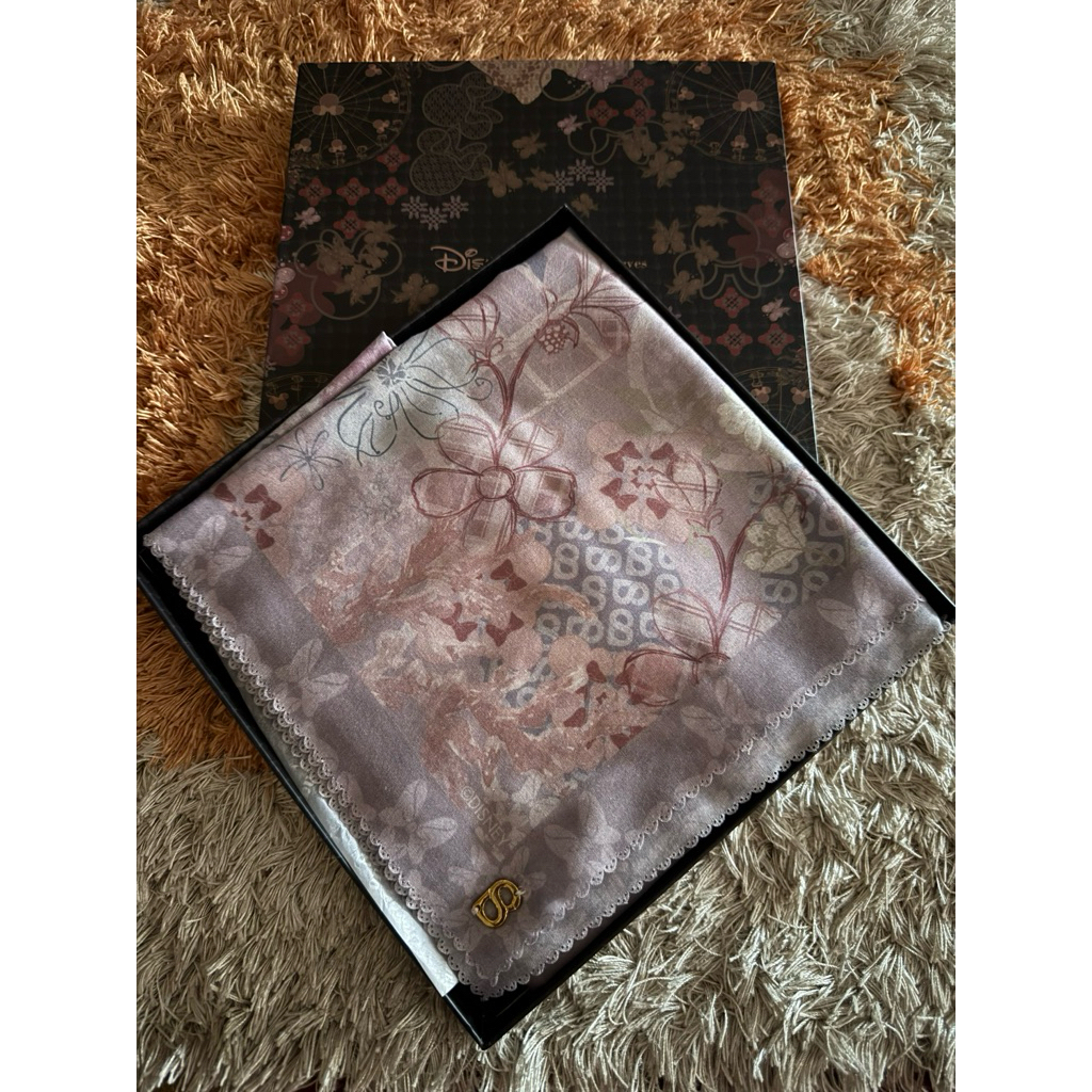 TDP Viola Buttonscarves