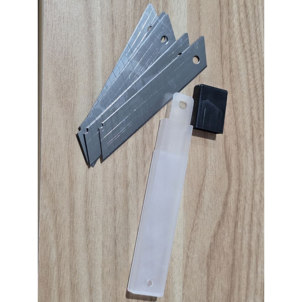 

Eifel Mata Cutter 1 tube 10pcs Tajam Kuat Refill