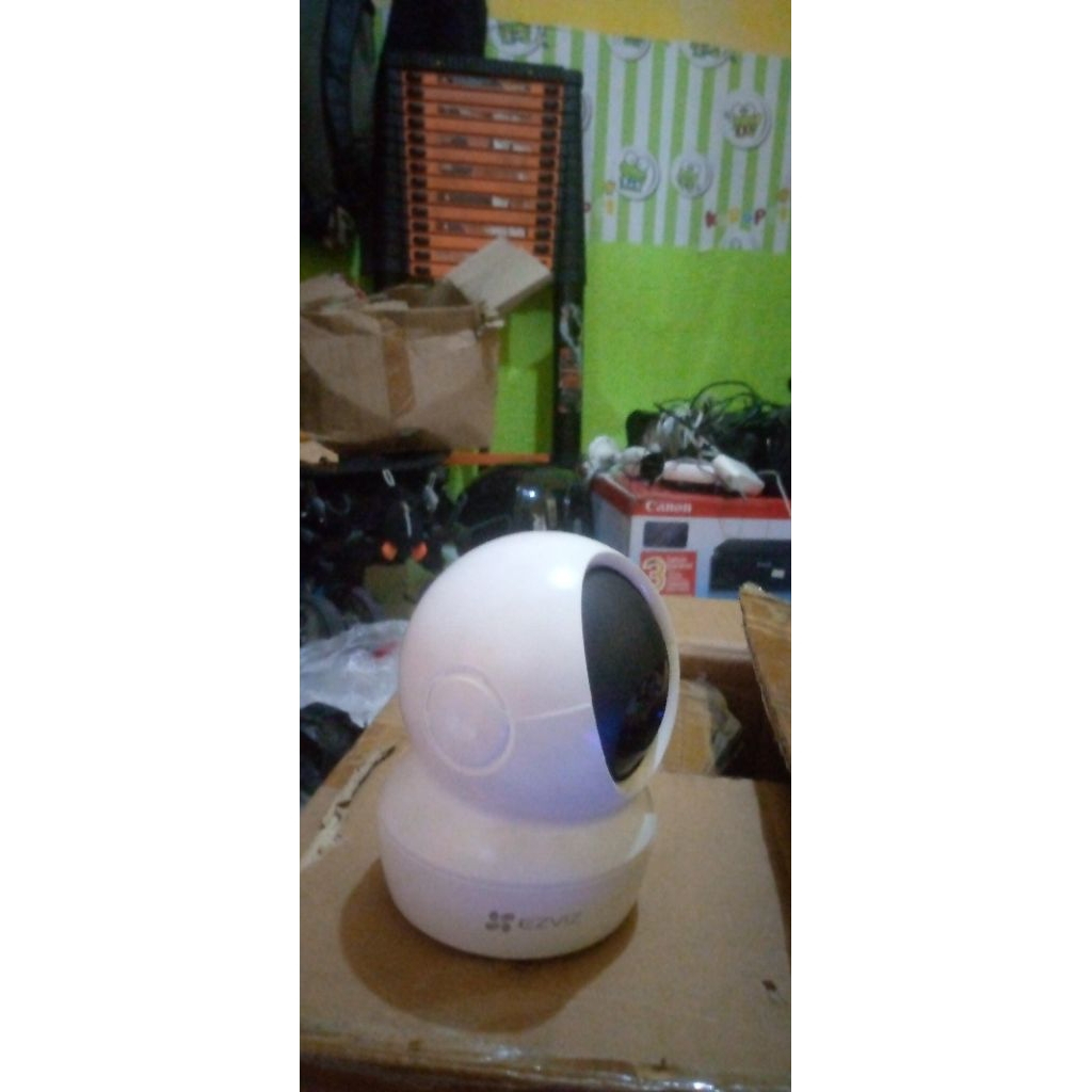 ezviz C6N + memory 64gb second normal