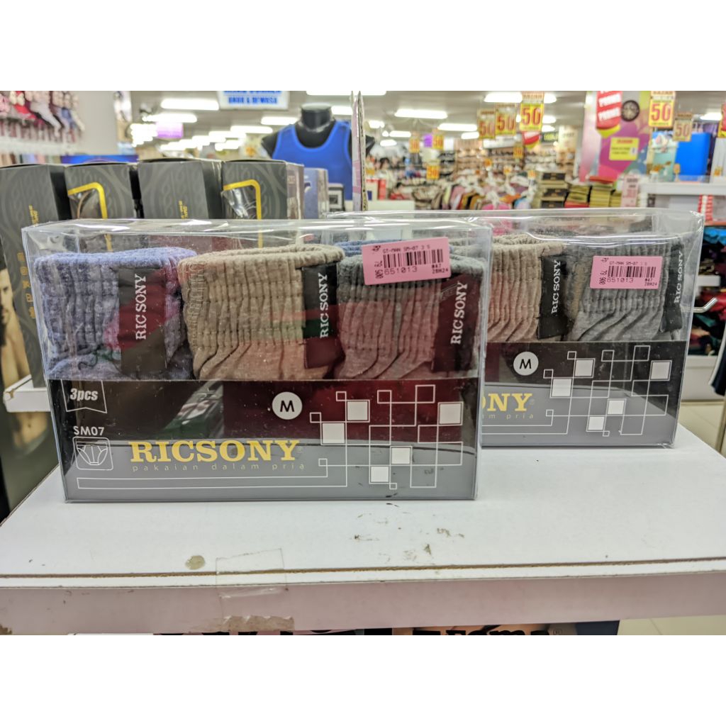RICSONY CELANA DALAM PRIA ISI 3 sm07