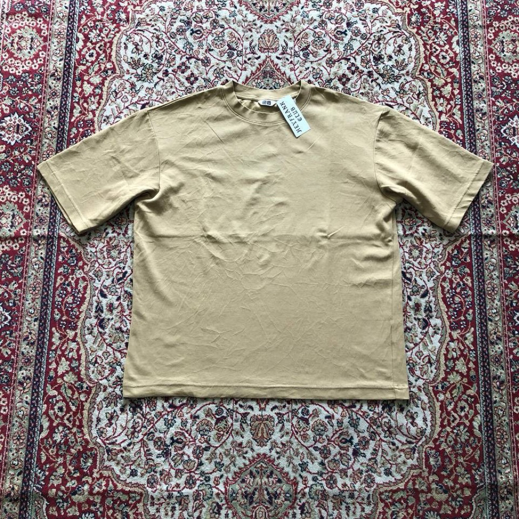 Kaos Uniqlo U airism tshirt Casual uniqlo HF850