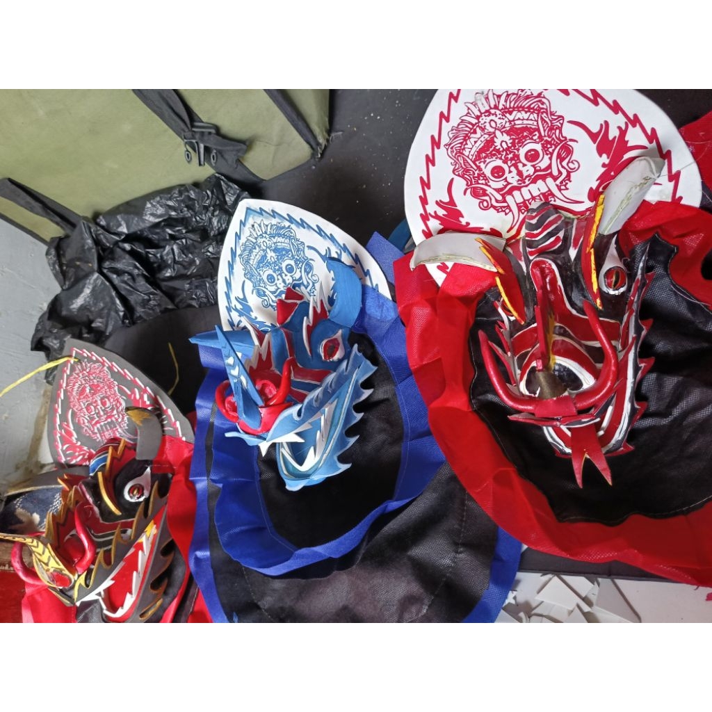 Barongan devil caplokan tangan