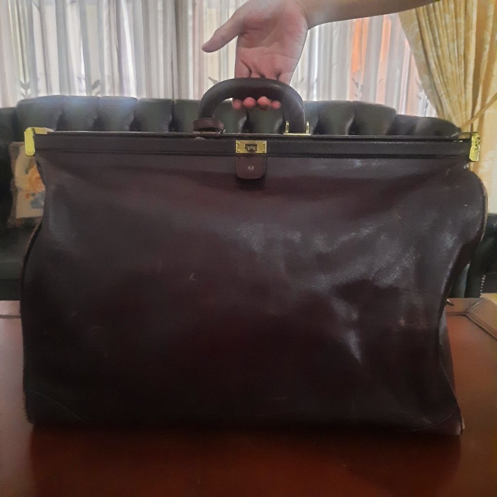 Jual Tas Vintage Etienne Aigner Besar Weekend Travel Doctor Burgundy Leather Second (Asli)