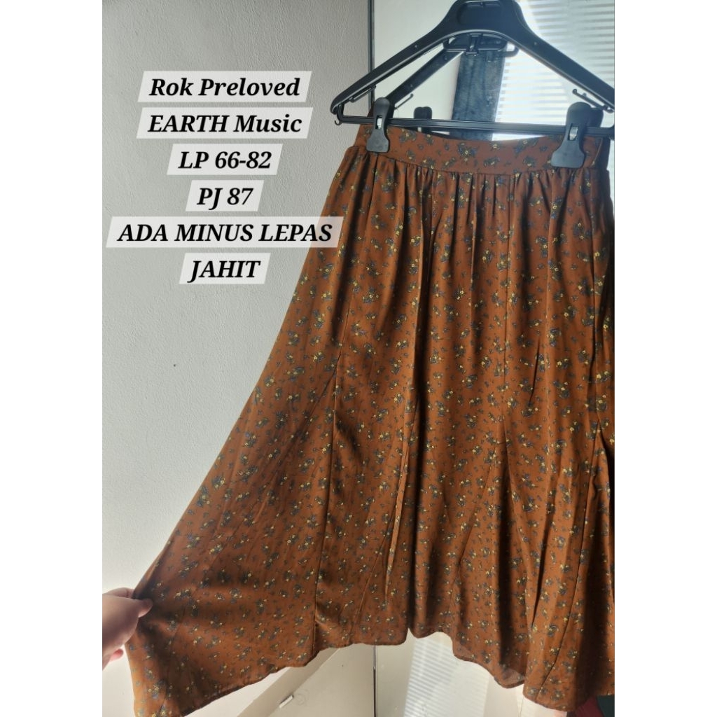 Rok Preloved Earth Music