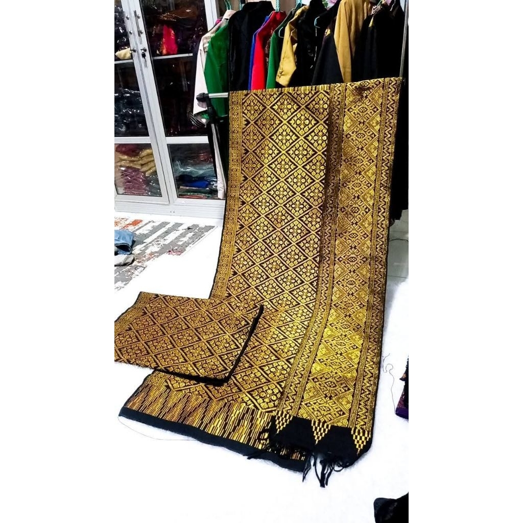 Kain Tenun  songket Lombok sukarara