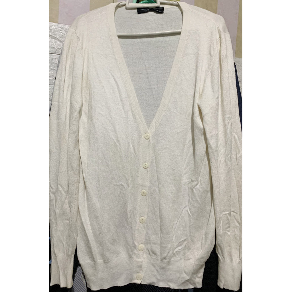 Preloved Cardigan Putih