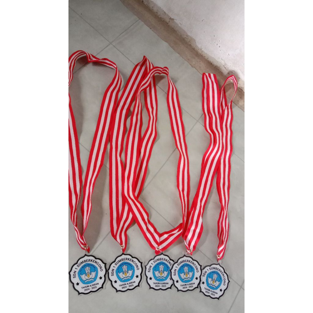 Medali Wisuda Akrilik/ Kalung Wisuda SD MI SMP SMA