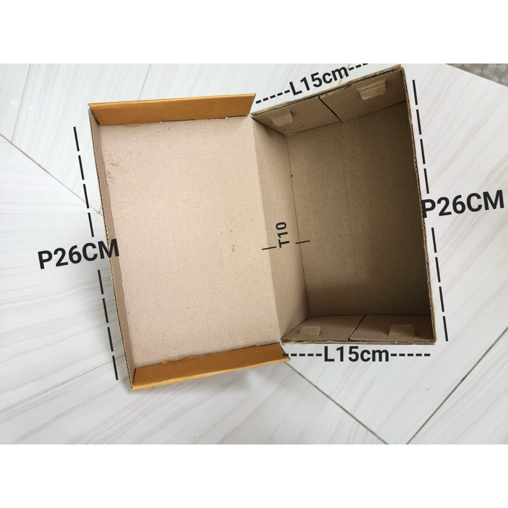 

tambah box supaya tas lebih aman (1box isi 1tas)