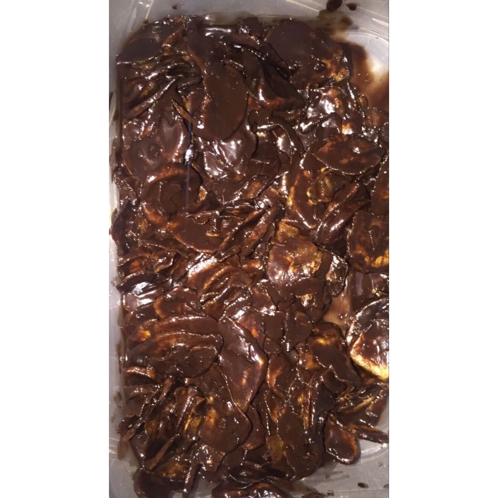 

banana chip keripik pisang yangdiselimuti coklat lumer
