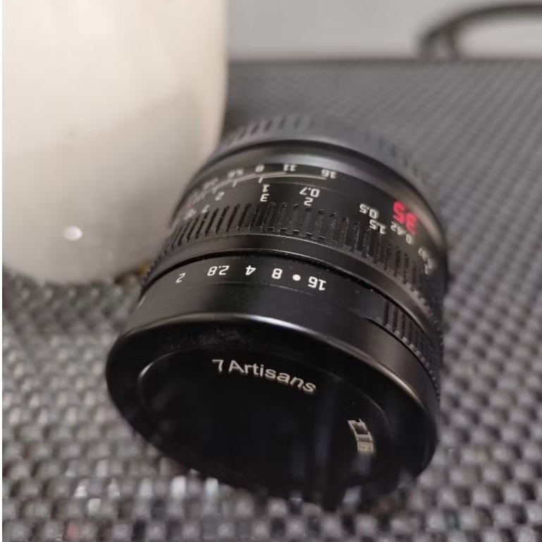 LENSA 7ARTISANS 35 MM F 1.4 second for sony