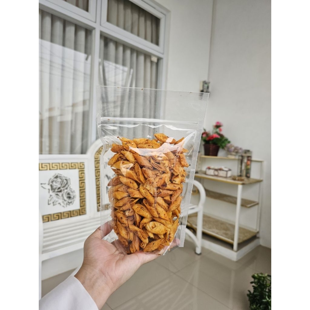 

kulit Lumpia goreng pedas daun jeruk