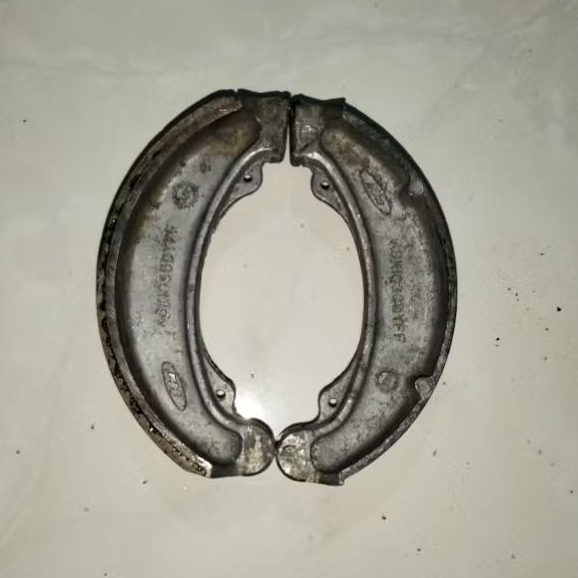 Kampas rem depan motor Honda CB twin