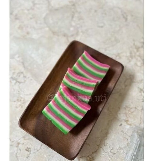 

KUE LAPIS RAINBOW
