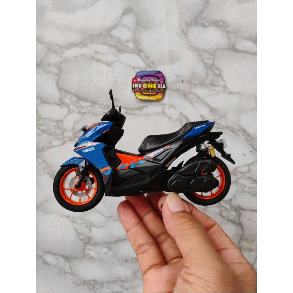 Diecast miniatur motor YAMAHA AEROX NEW 2025 skala 1:12 Handmade Bisa request sesuai motor Anda