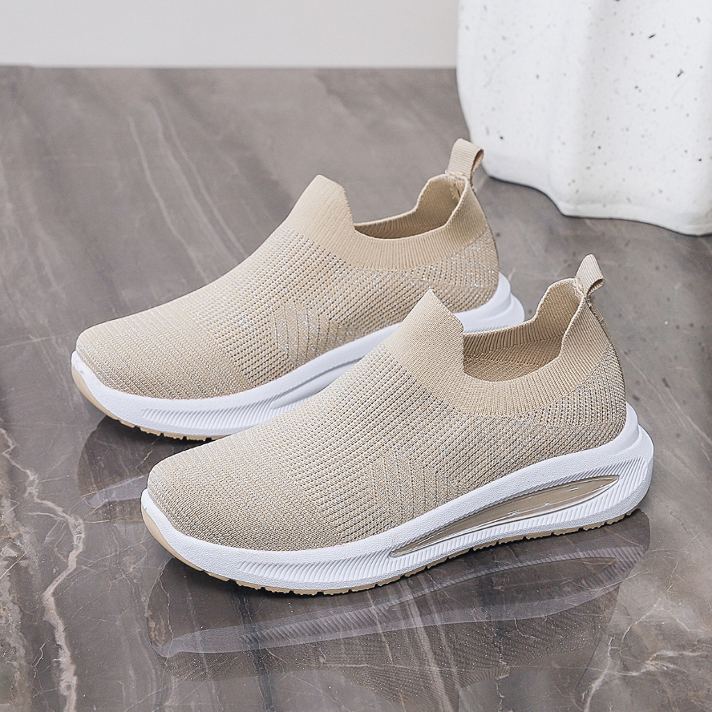 LURAD Sepatu Cewek Outdoor Indoor Olahraga Warna Hitam Sneakers Sepatu Wanita New Arrival Running No