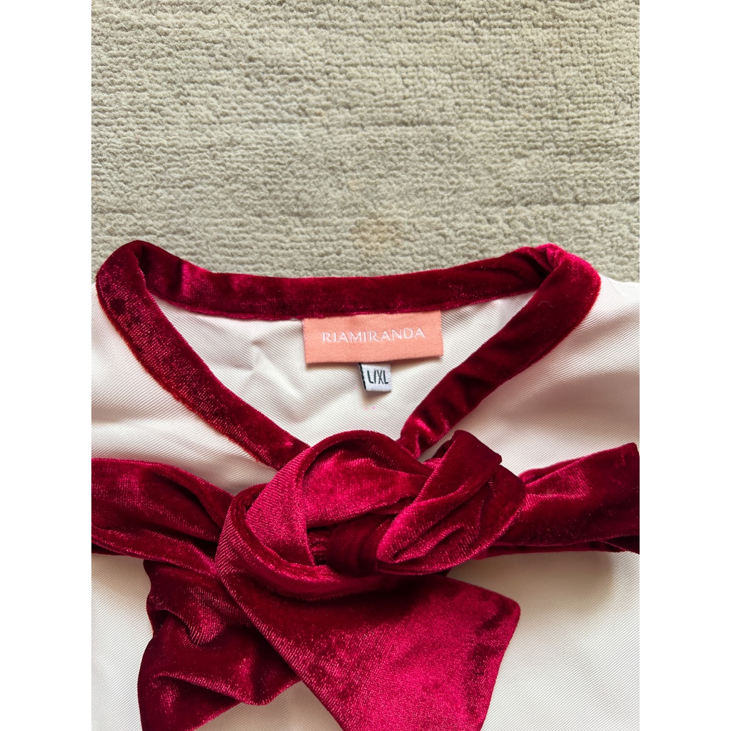 Kemeja Floral Ria Miranda