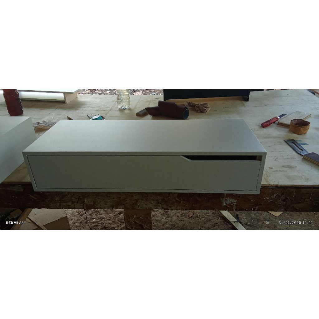 nakas gantung laci 1