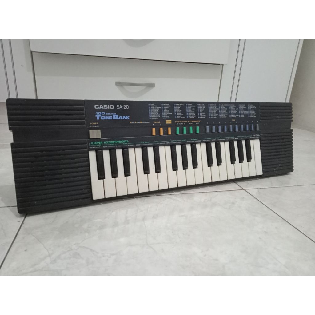Piano CASIO SA20