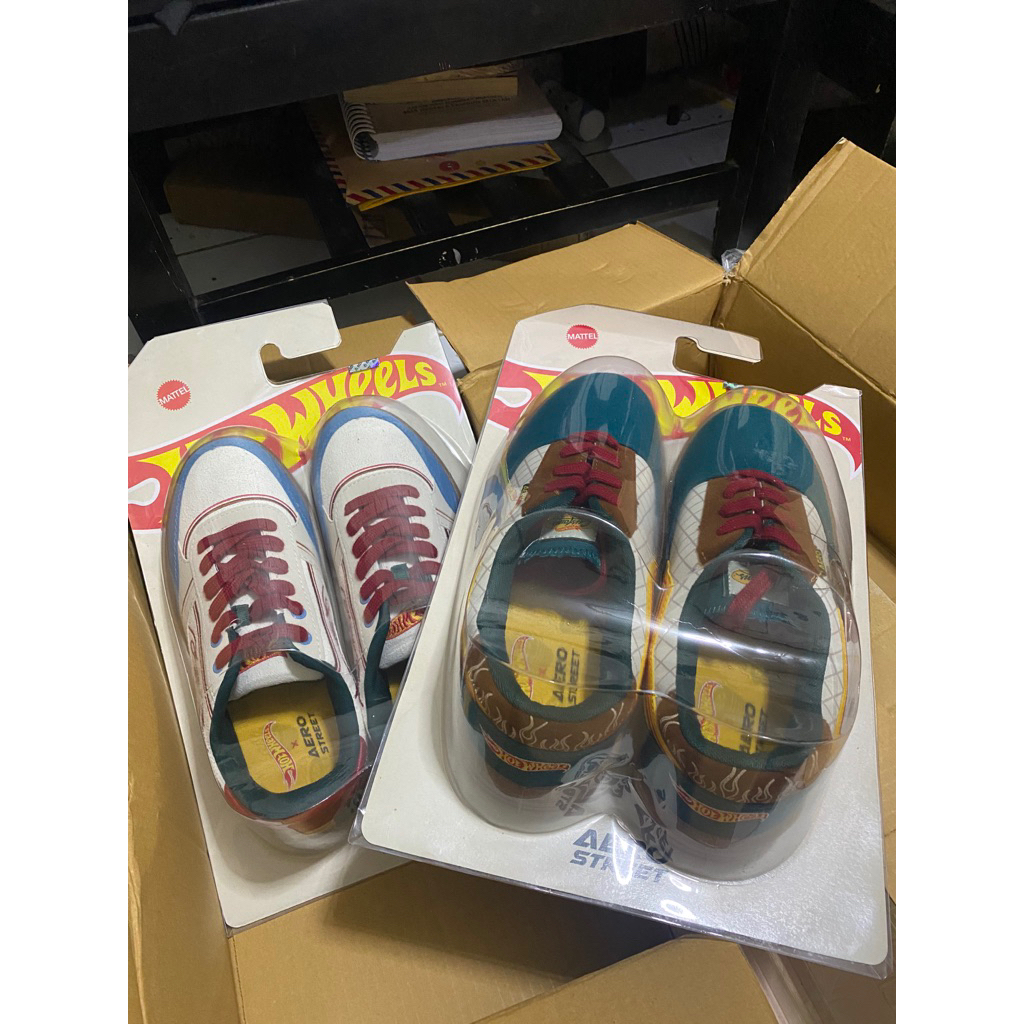 Aerostreet X Hotwheels Putih Hijau Merah - Sepatu Sneakers Casual