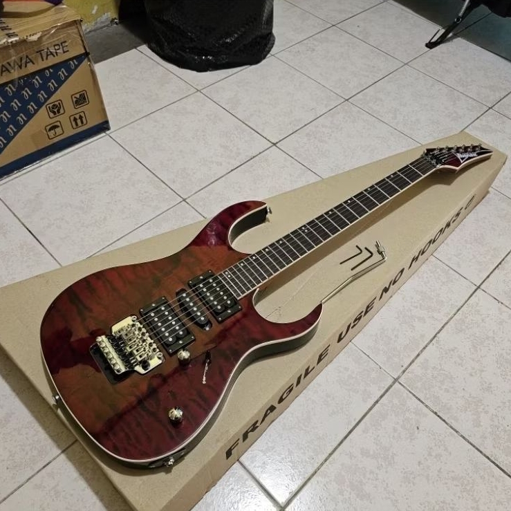 Gitar ibanez premium custom merah new