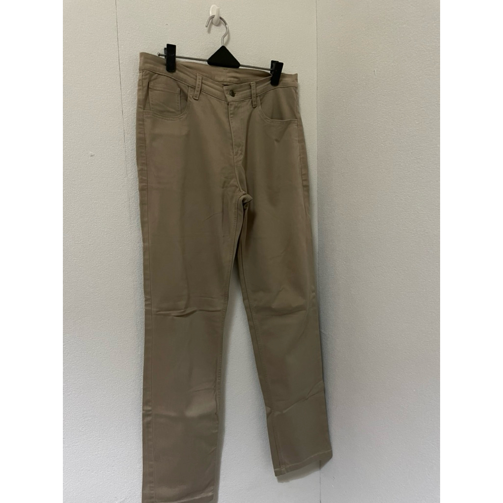 chino pants Pria