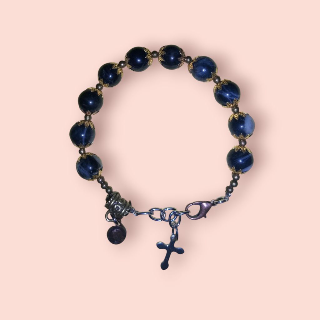 Gelang batu liontin Salib