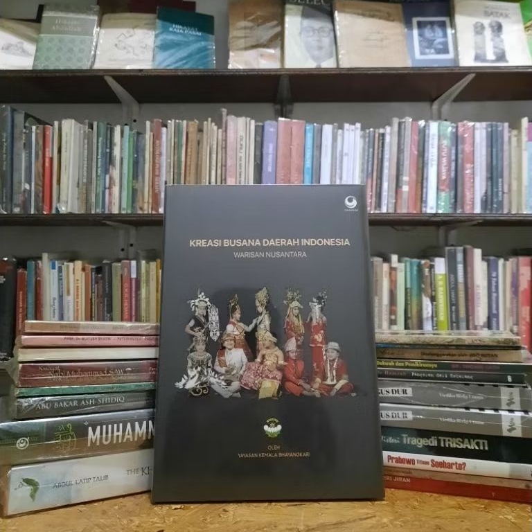 Kreasi Busana Daerah Indonesia - Original