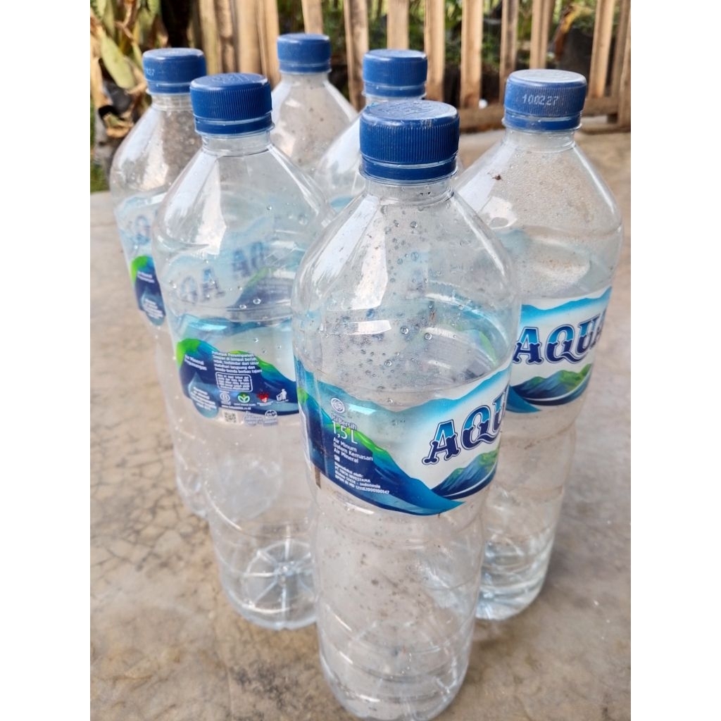 botol aqua bekas 1,5liter 10 botol