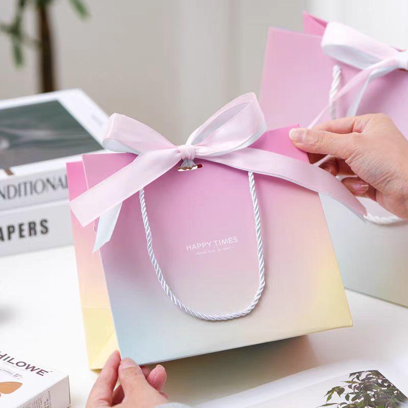 

A-303 - Paperbag - Paper bag - Paperbag Kado - Gift Bag - Premium PaperBag -Kantong Kado - Kantong Souvenir - Tas Kado Premium Souvenir Wedding - Goodie Bag - Paperbag Pita - PaperBag Tas Hadiah - PaperBag Premium Quality - Hadiah Wedding Souvenir