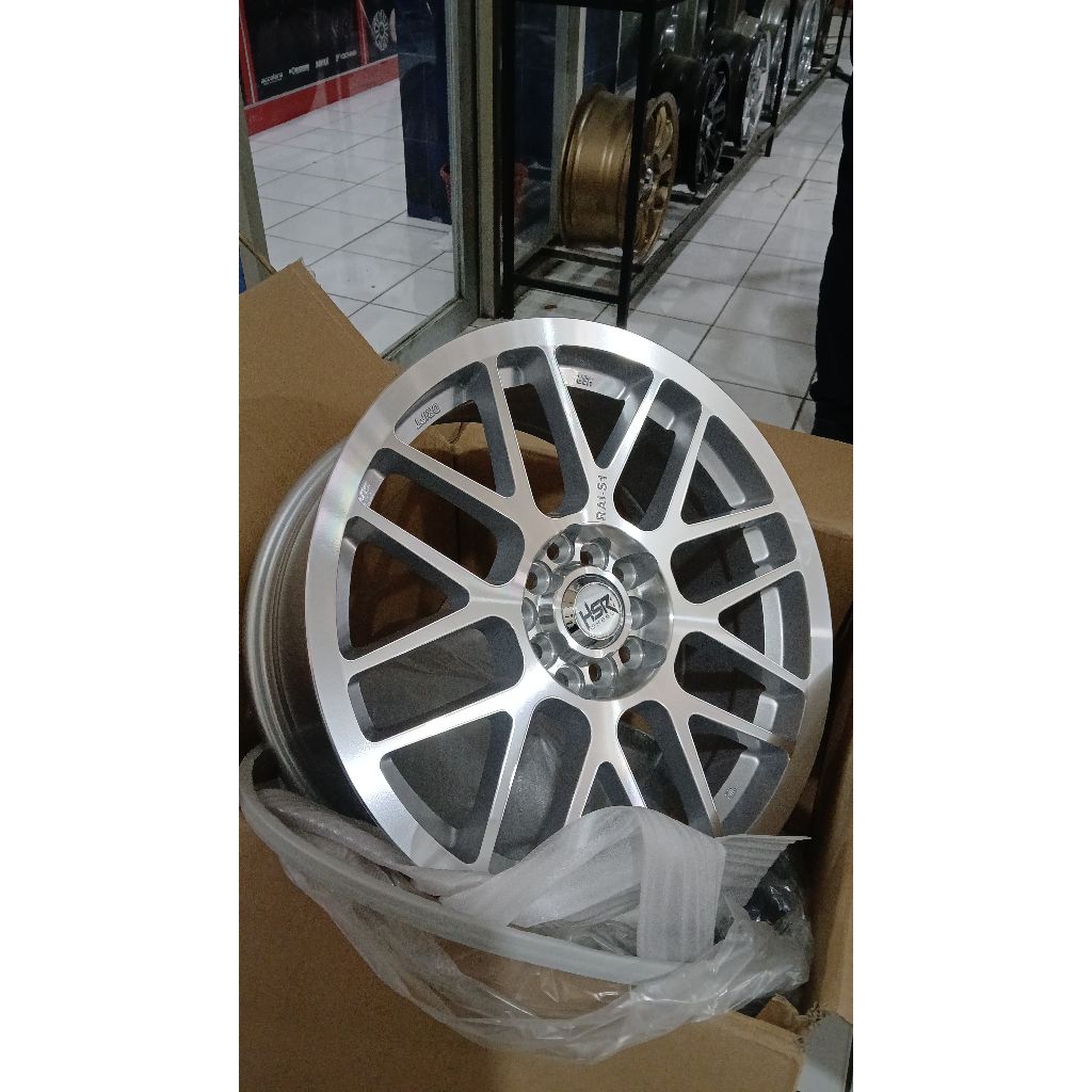 PAAKET VELG HSR RAIS1 DAN BAN SEMI SLICK 205 50 R16 untuk ertiga dll