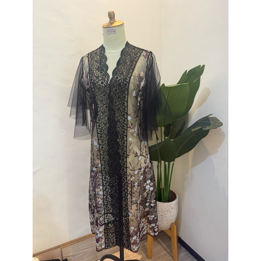 Outer Marisa Renda Lengan Tile