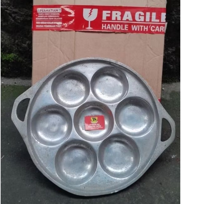 Cetakan Bolu apem isi 7 / Loyang Bolu Apem isi 7 /Loyang Apem Jadul Lubang 7
