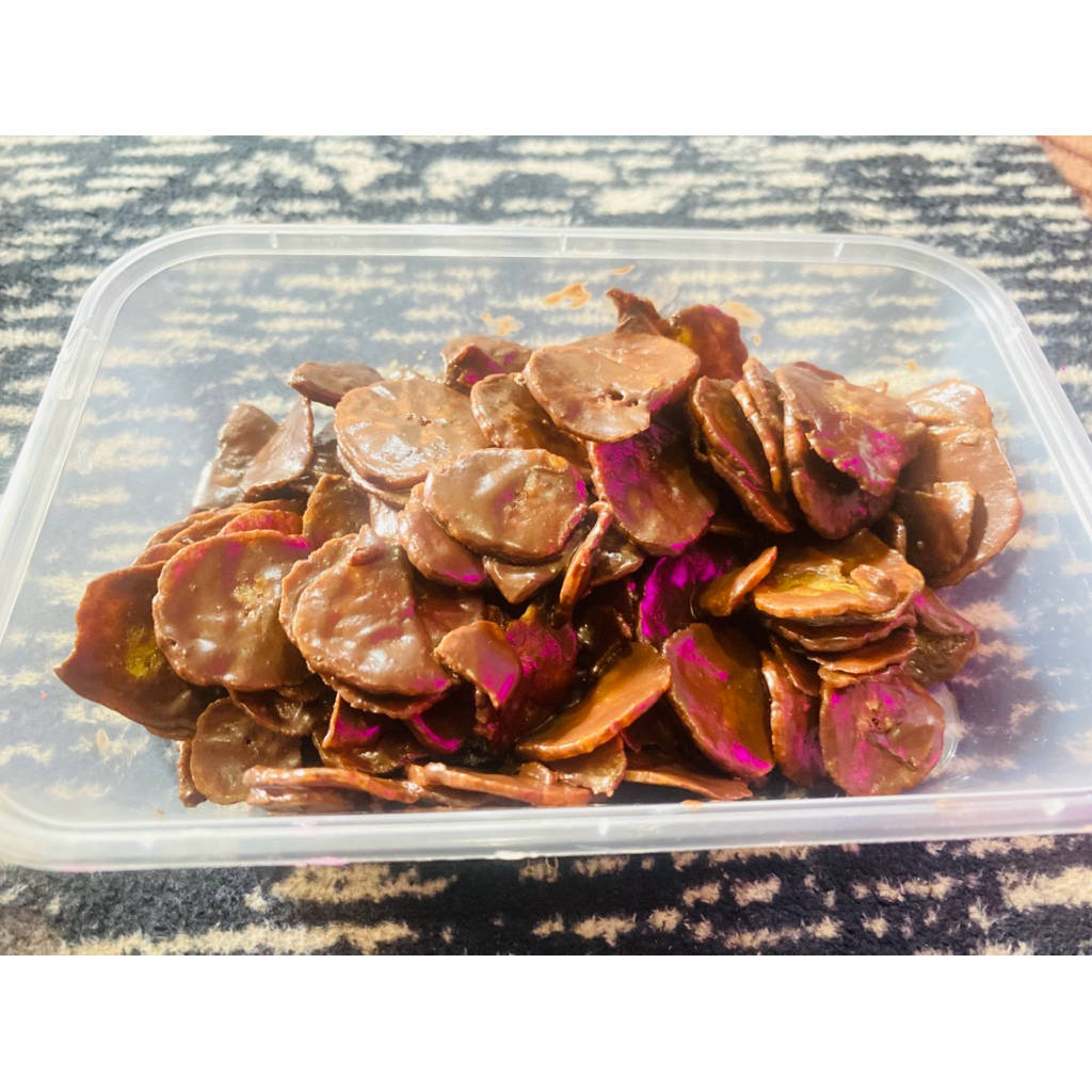

makanan ringan KRIPIK pisang coklat lumer cemilan manis isi 150grm makanan terlaris KRIPIK coklat