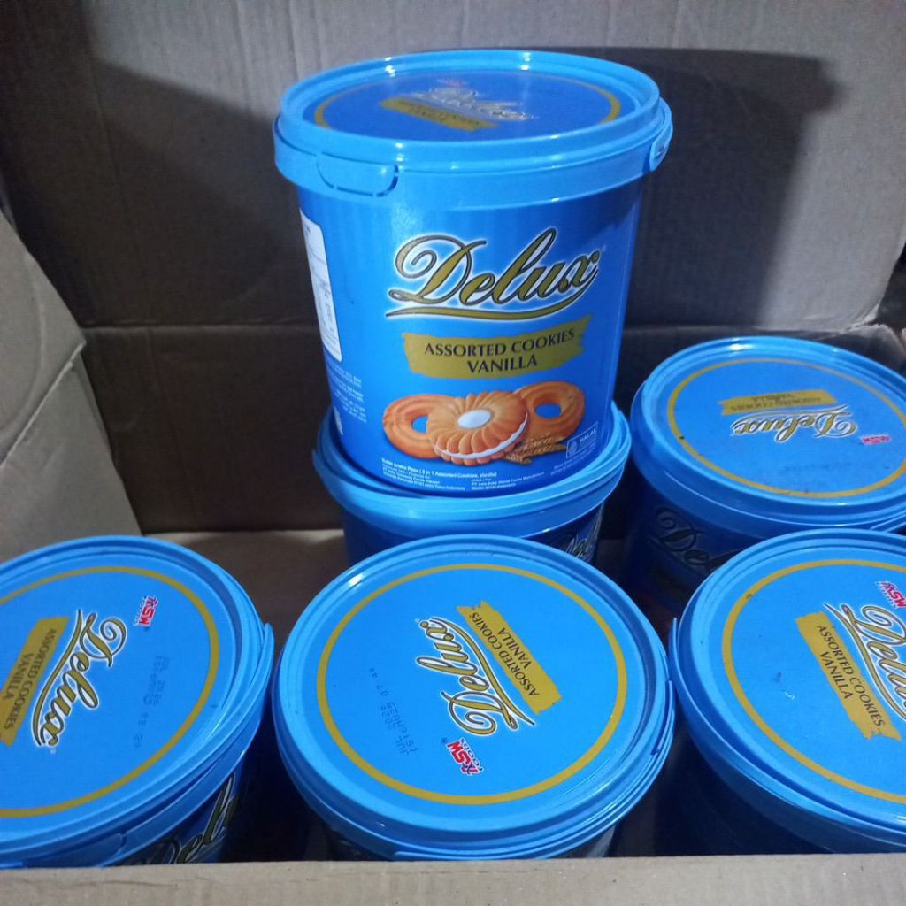

DELUX ASSORTED COOKIES VANILA KALENG 350GR