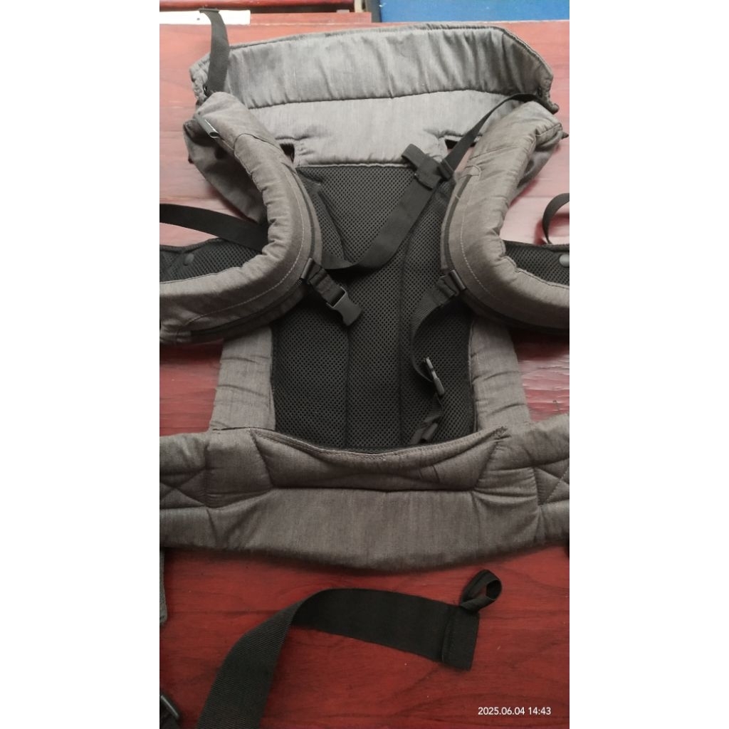 PRELOVED gendongan COZIO baby carrier