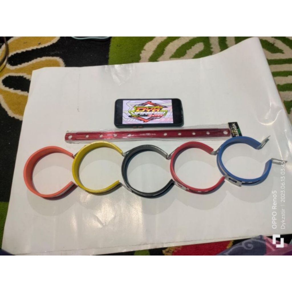 

Klem + pangkon kenalpot penggaris merah satu set pangkon kenalpot penggaris 32 cm klem warna