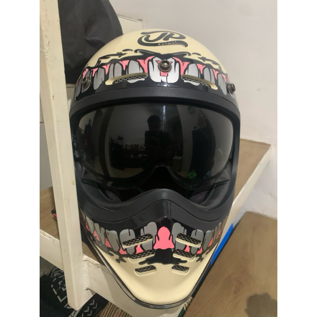 Helm Second