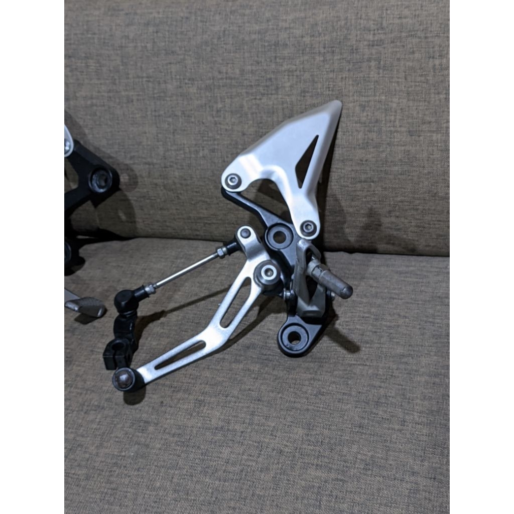 footstep postep depan KIRI All New Ninja 250 fi new th 2018-2025 original