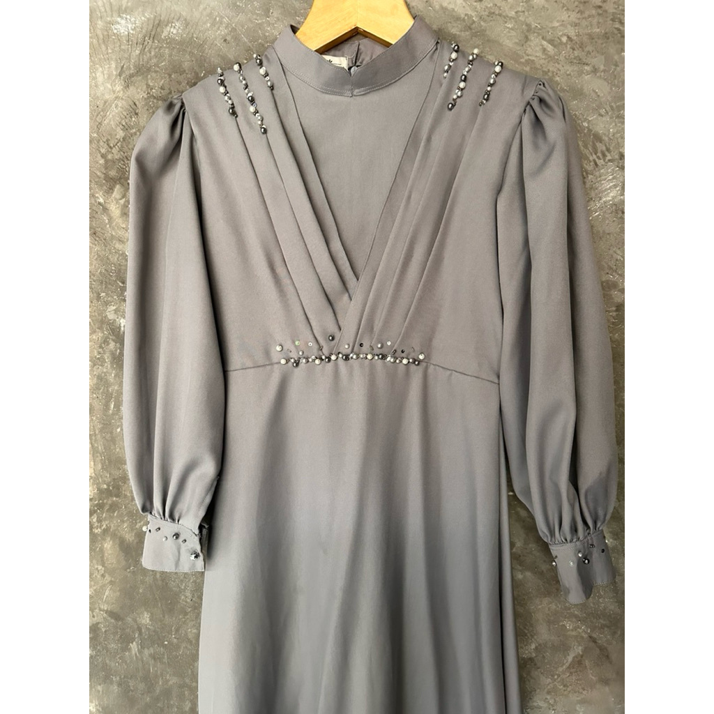 Dress Bridesmaid Kondangan Abu-Abu Full Payet Satin Preloved