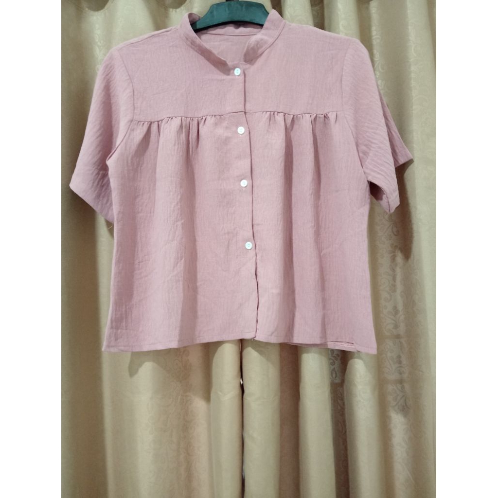 blouse crinkle warna dusty pink