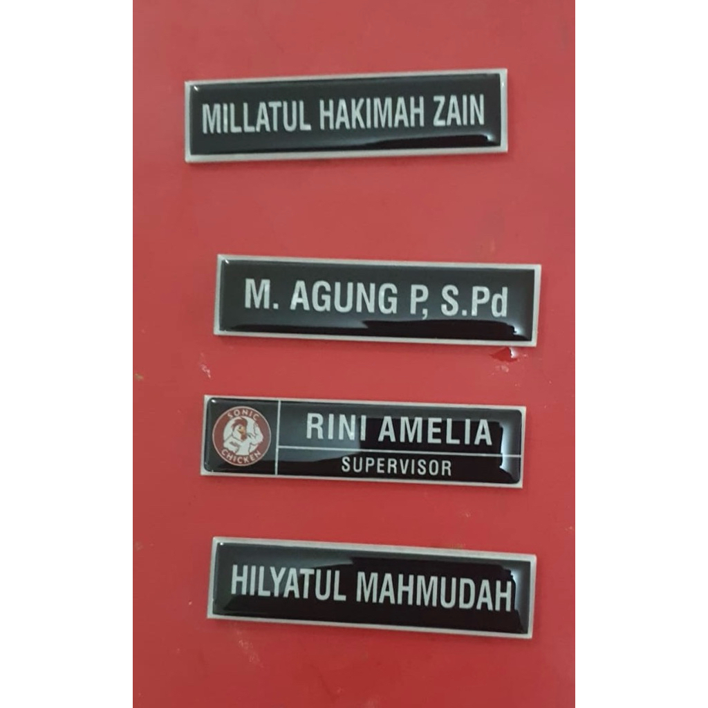 

Promo !!! Nama dada MAGNET & PENITI list putih !!!