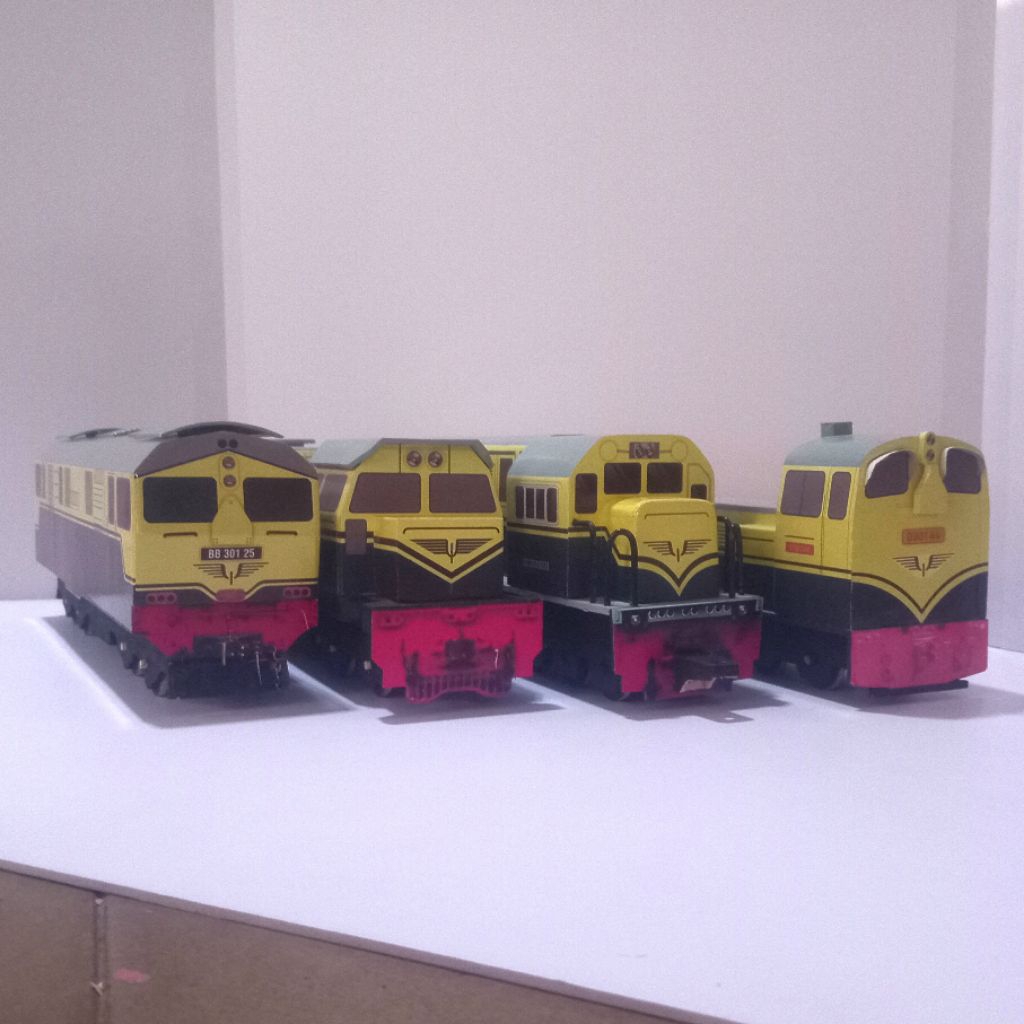 Mainan kereta api bb303/bb301/cc201/d301 vintage