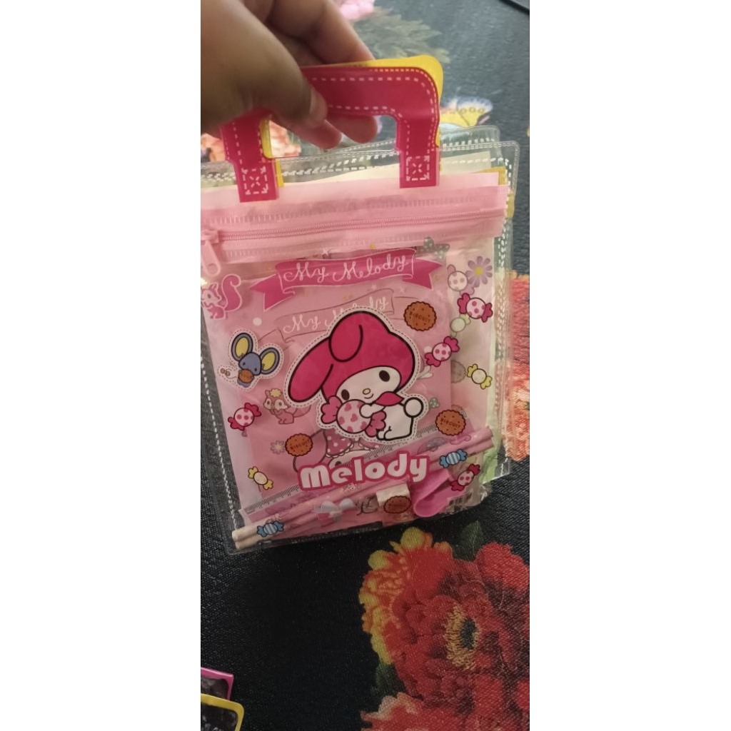 peralatan sekolah untuk anak tk/sd