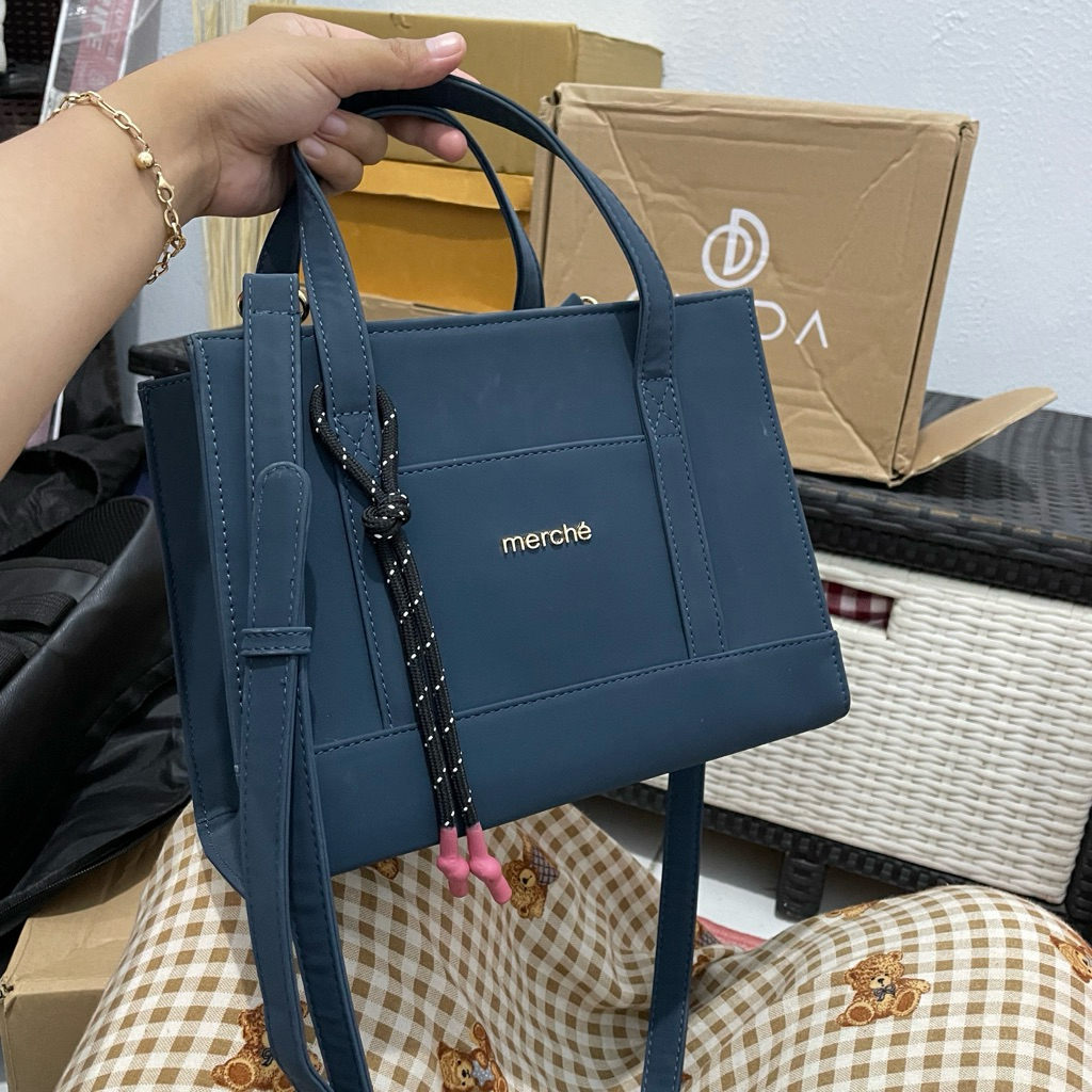 merche Bag . Light new