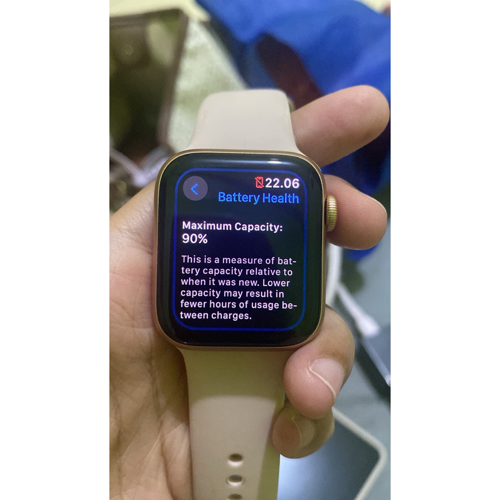 APPLE WATCH SERIES SE 40mm (free strap putih)