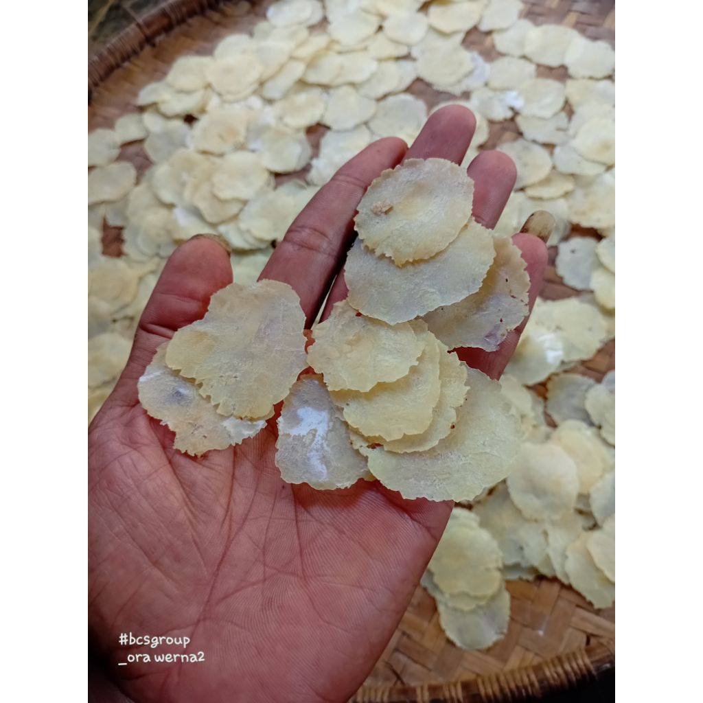 

emping melinjo, camilan renyah asli buatan kebumen